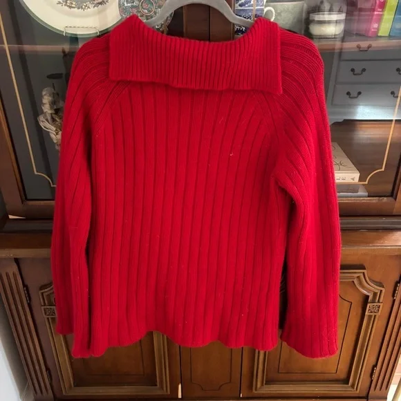 Saks Fifth Avenue Red Cashmere V Neck Sweater SZ M - Picture 4 of 4